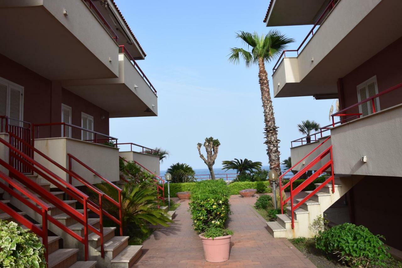 Seahome Riposto Buitenkant foto